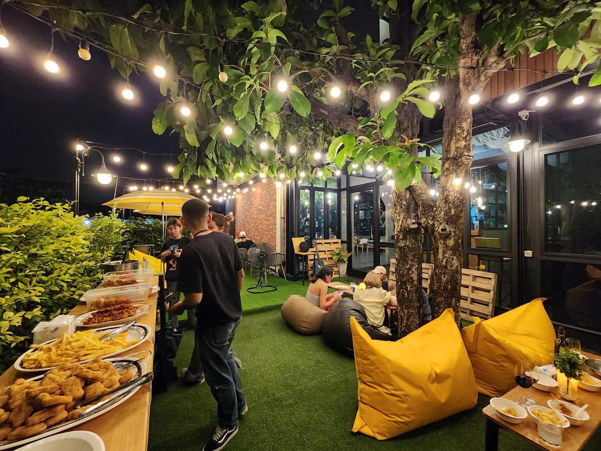 Wayha Hostel Don Mueang Airport Bangkok Exterior photo